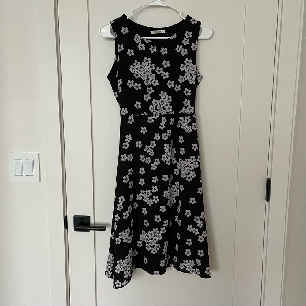 Floral Sleeveless Black Dress